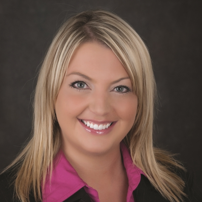 Mindy Delin Headshot